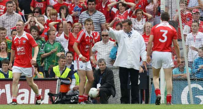Louth-players-contest-the-decision-to-award-Joe-Sheridans-goal-for-Meath-Picture-Inpho-